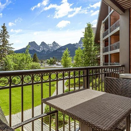 Outstanding Mountain Condo *Waterslide* Hottub* Hosted By Fenwick Vacation Rentals Canmore Esterno foto