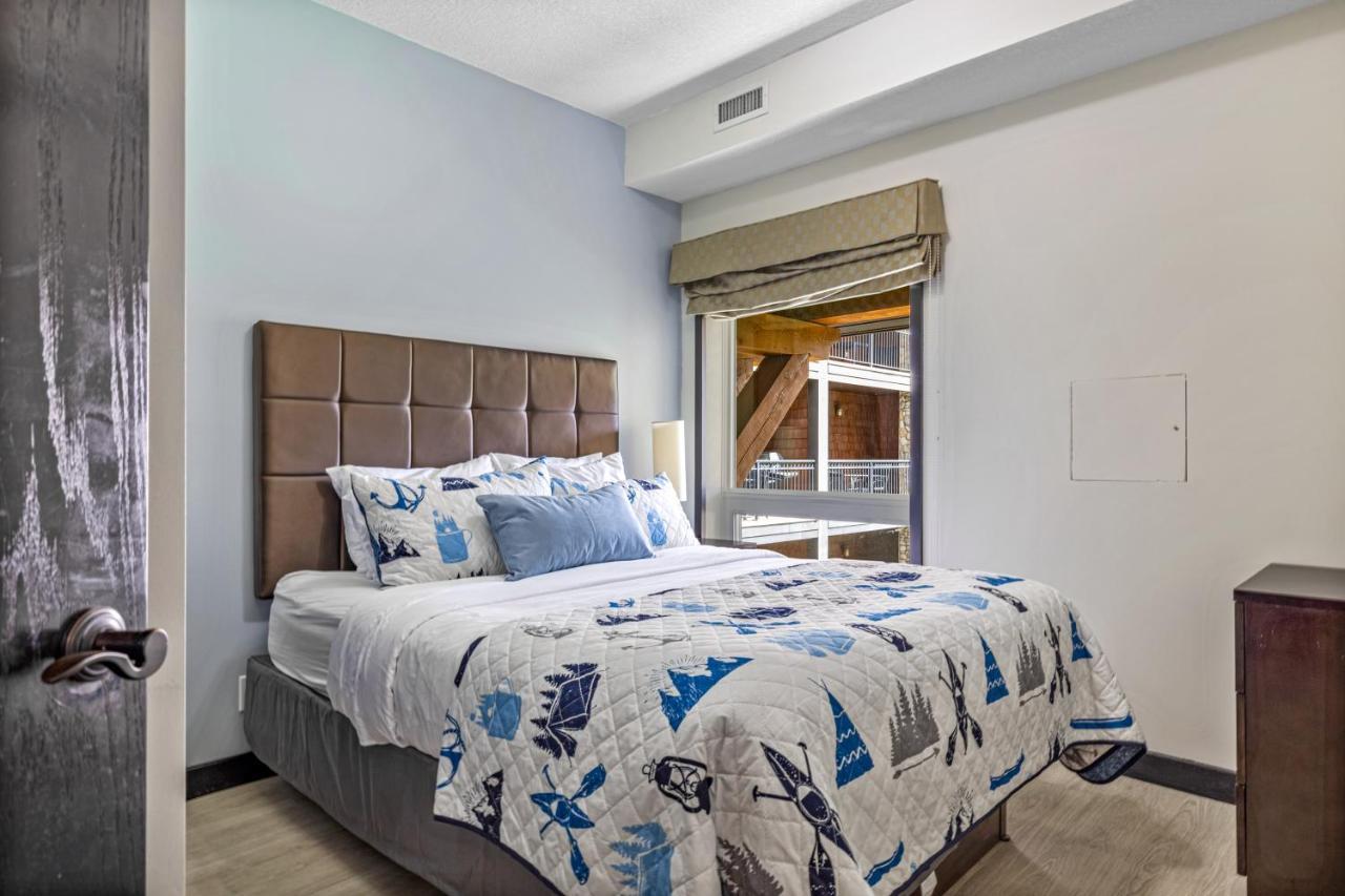 Outstanding Mountain Condo Waterslide And Hot Tub Managed By Little Sister Getaways Canmore Esterno foto