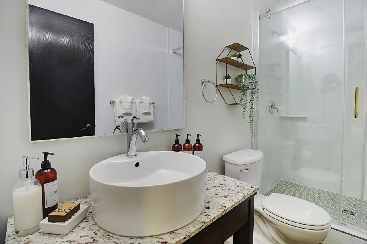 Outstanding Mountain Condo Waterslide And Hot Tub Managed By Little Sister Getaways Canmore Camera foto