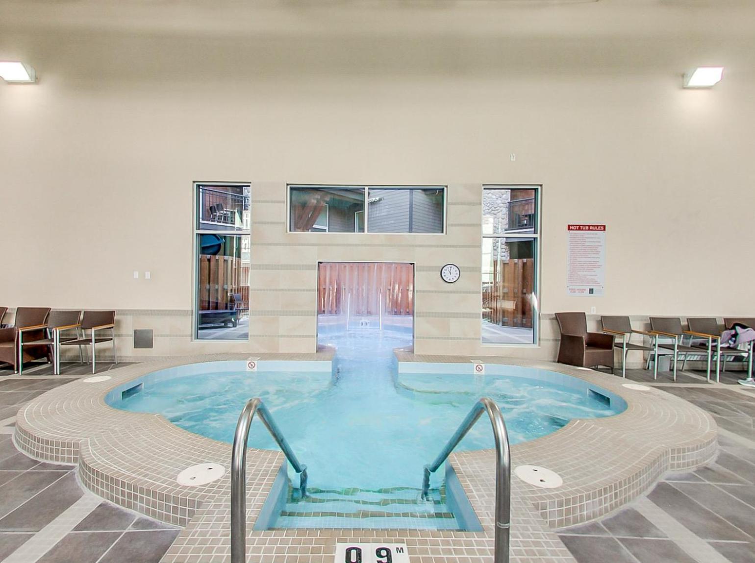 Outstanding Mountain Condo Waterslide And Hot Tub Managed By Little Sister Getaways Canmore Esterno foto